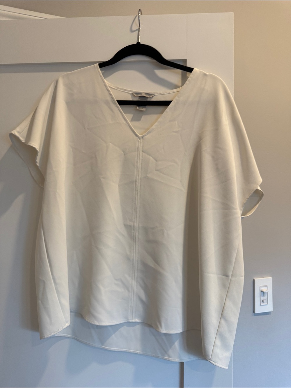 H&M Cream V-Neck Short Dolman Sleeve Blouse